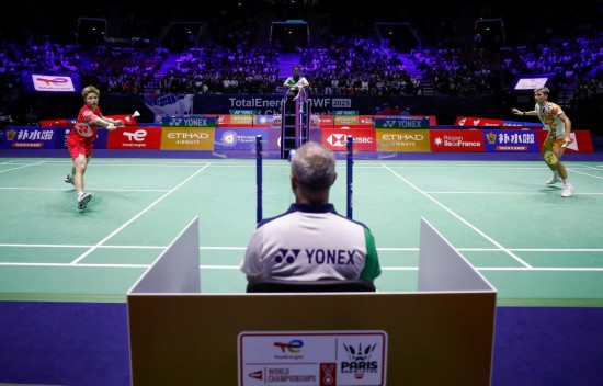 他以稳健的 他以稳健的